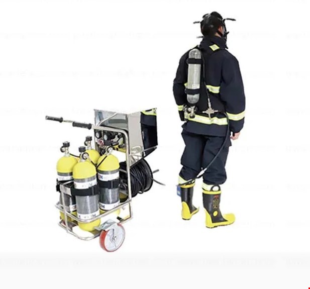 سیستم تنفسی ارابه ای مدل ۴ سیلندر کامپوزیت ۶/۸ لیتری یک نفره (۲۷۲ دقیقه) و یا دونفره (۱۳۶ دقیقه)