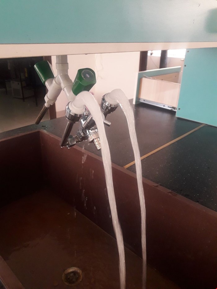 چشم شوی اضطراری استنلس استیل آزمایشگاهی